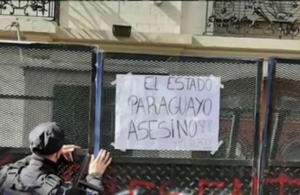 Destrozos en Embajada Paraguaya en Argentina