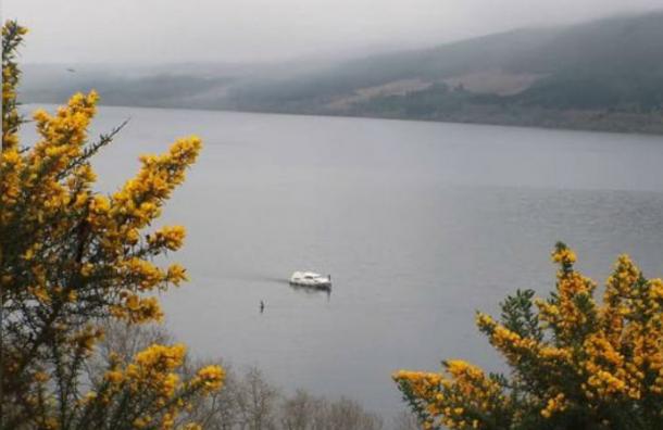 ¿Regresó el monstruo del Lago Ness? Registran por segunda vez una extraña figura en el agua