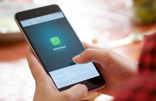 La técnica para leer mensajes de WhatsApp y Messenger sin que tus contactos se enteren