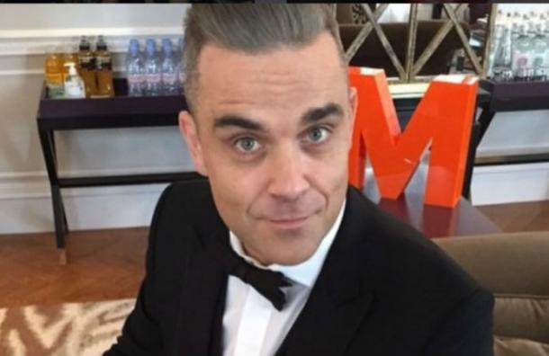 «Piensa que no tengo 41 años»: el coqueteo con una menor que puso en apuros a Robbie Williams